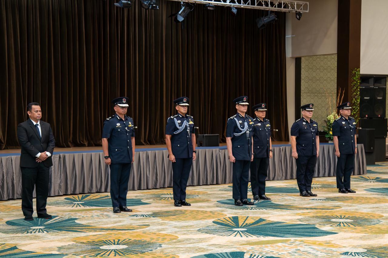 PHOTO-2025-11-12-18-56-00 2.jpg