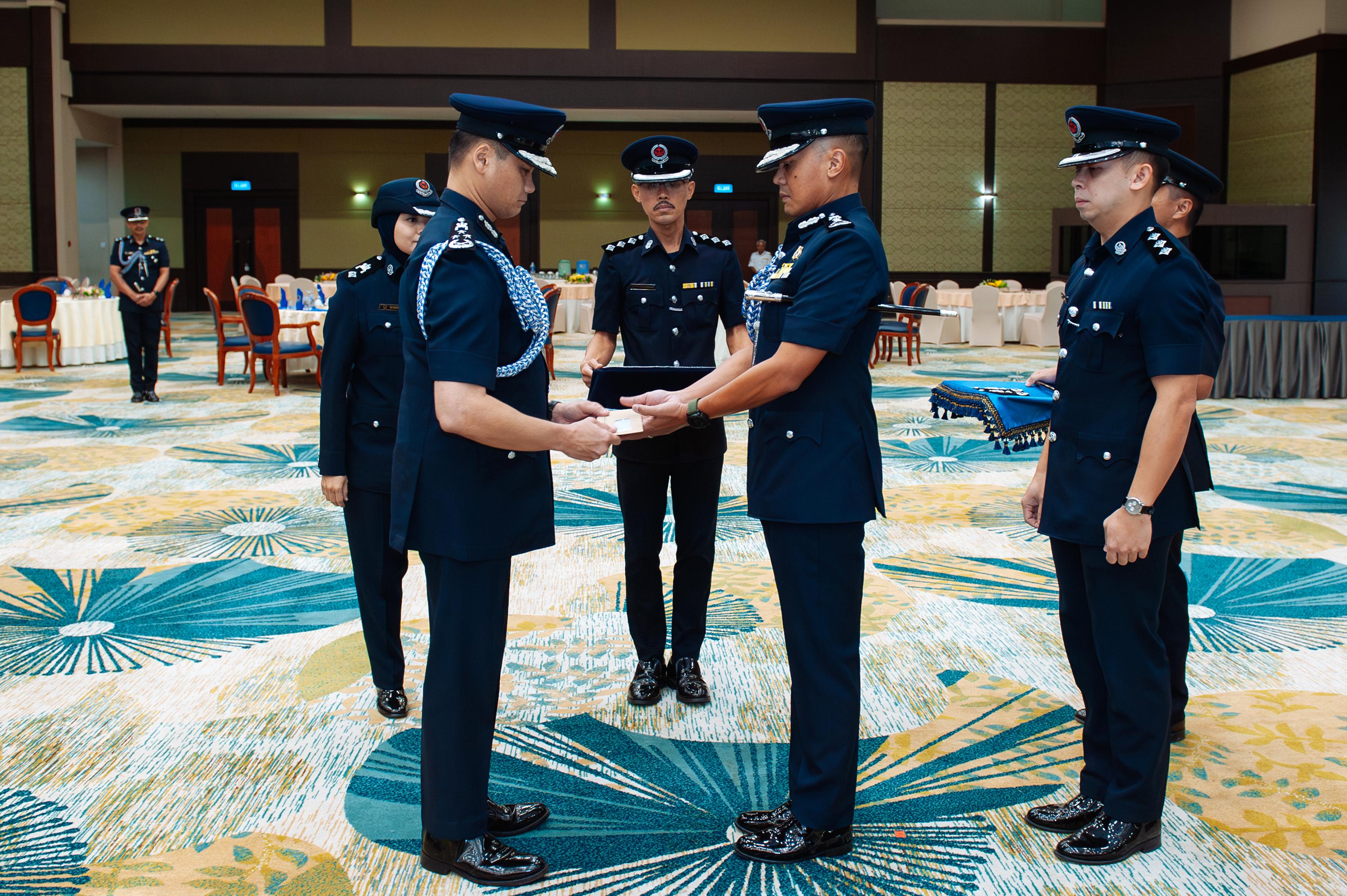 majlis kenaikan pangkat CP dan DCP.jpg