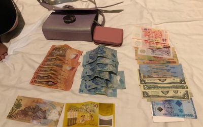 POLIS BERKAS SEORANG WANITA