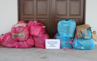 WARGA TEMPATAN CUBA MELARIKAN DIRI