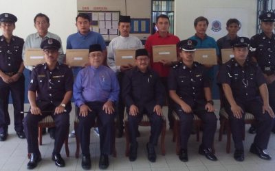 PENYERAHAN SIJIL LANTIKAN PENGAWASAN KEJIRANAN BAGI AHLI PK MUKIM SUKANG