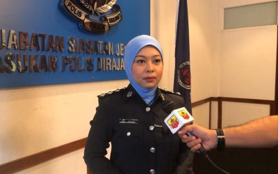 BILIK KENDALI PERJUDIAN DISERBU