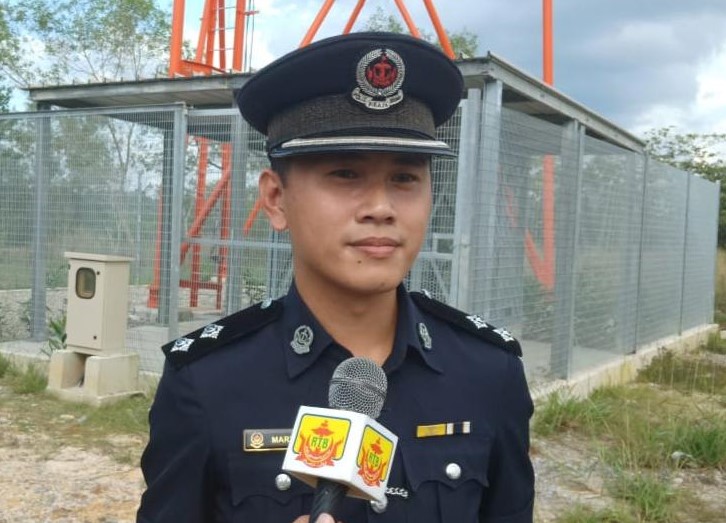 CURI BATERI 2 WARGA TEMPATAN DITAHAN