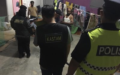 2 PEKERJA ASING DITAHAN