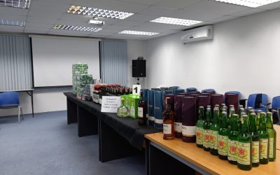 MINUMAN KERAS DAN ROKOK DIRAMPAS