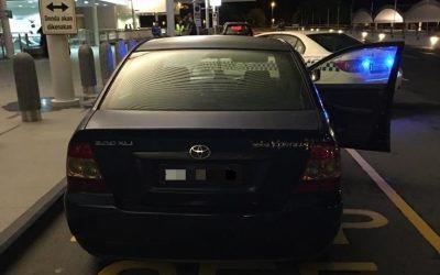 KERETA DILARIKAN BERSAMA 3 PENUMPANG