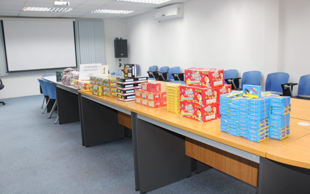 2 LELAKI DITAHAN BAWA MERCUN