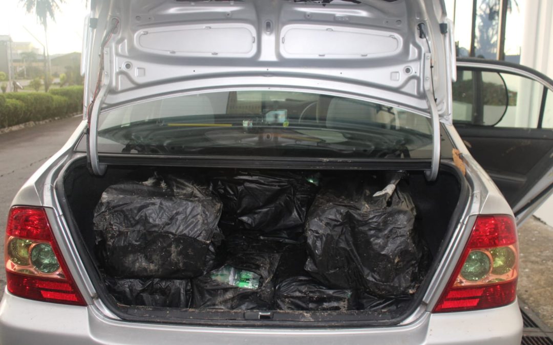 INDIVIDU DITAHAN BAWA BARANG TEGAHAN