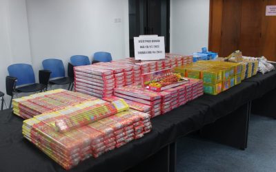 SEORANG LELAKI DITAHAN BAWA BUNGA API & MERCUN